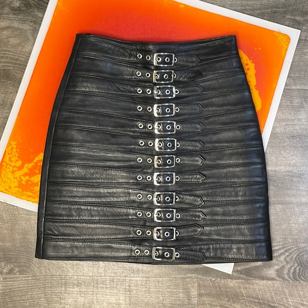 Manokhi Leather Buckle skirt